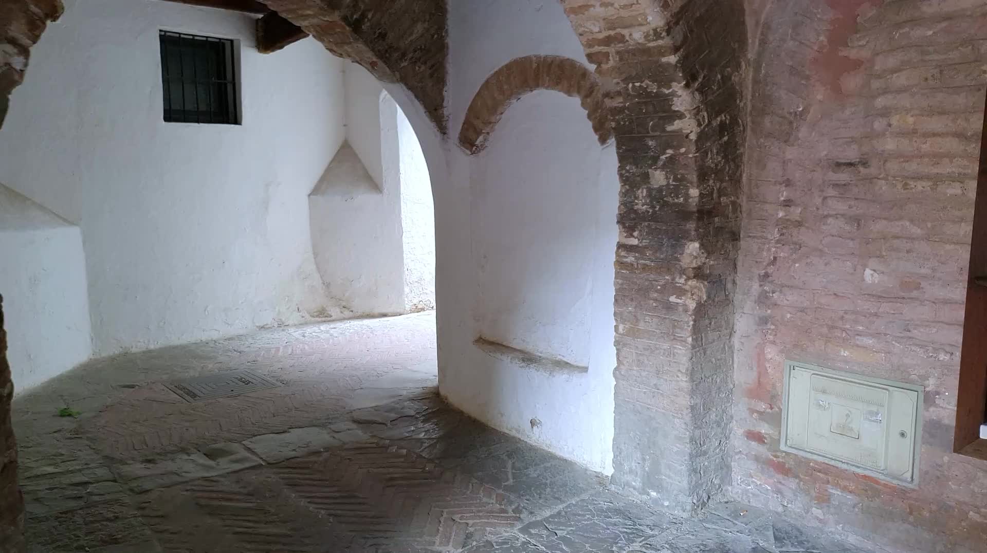 VID_20250506_161845.mp4